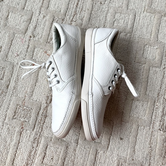 NIB Clark’s Pebbled Leather Lace-up Sneakers - Picture 3 of 7